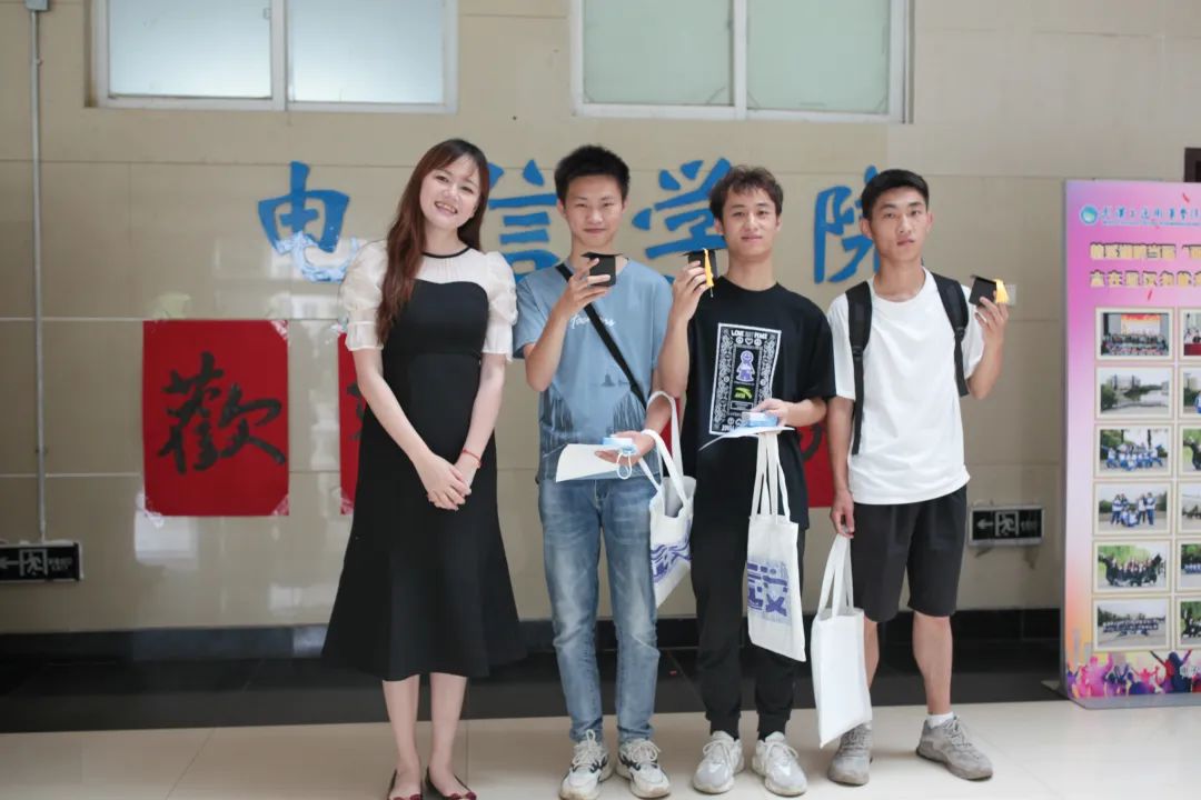 武汉交通职业学院2022毕业典礼：掌声欢送你们奔赴下一场山海…
