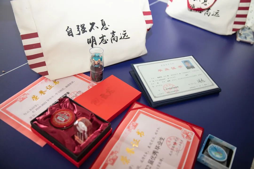 武汉交通职业学院2022毕业典礼：掌声欢送你们奔赴下一场山海…