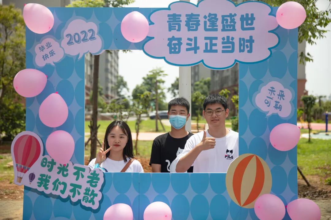 武汉交通职业学院2022毕业典礼：掌声欢送你们奔赴下一场山海…