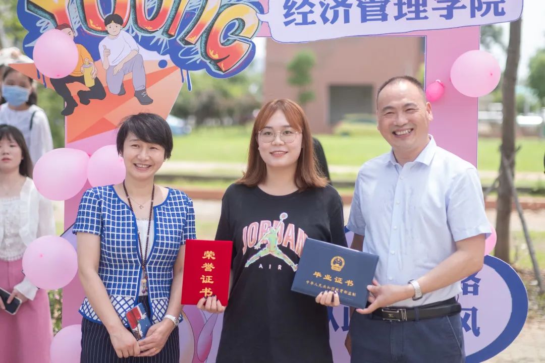 武汉交通职业学院2022毕业典礼：掌声欢送你们奔赴下一场山海…